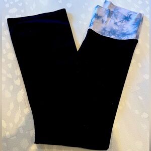 Victoria Secret black yoga pants size small short